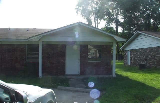 1404 S Bailey - 1404 South 1st Street, Jacksonville, AR 72076