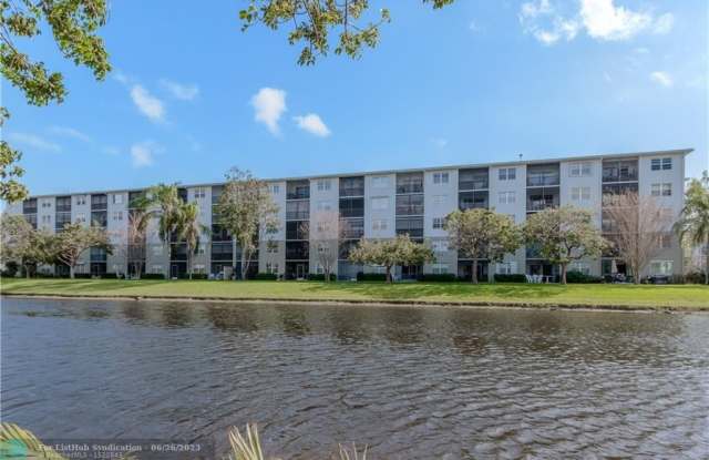 2230 N Cypress Bend Dr