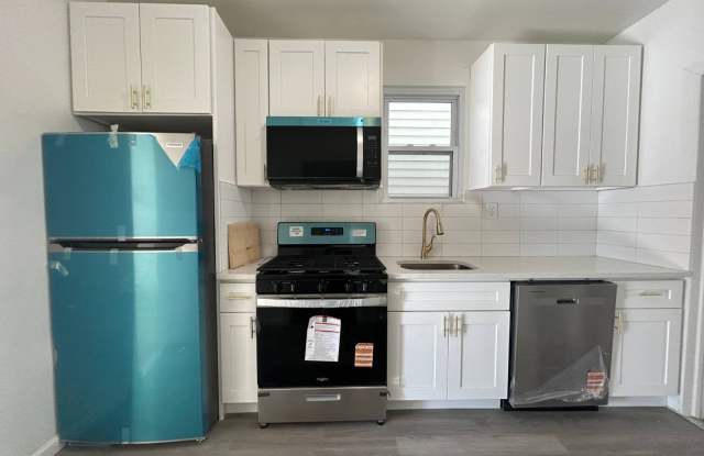 Photo of 681 Rhinelander Ave