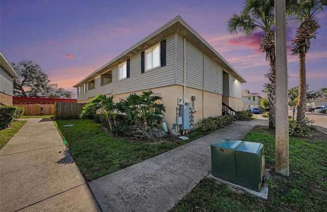 550 GOLDEN RAINTREE PLACE