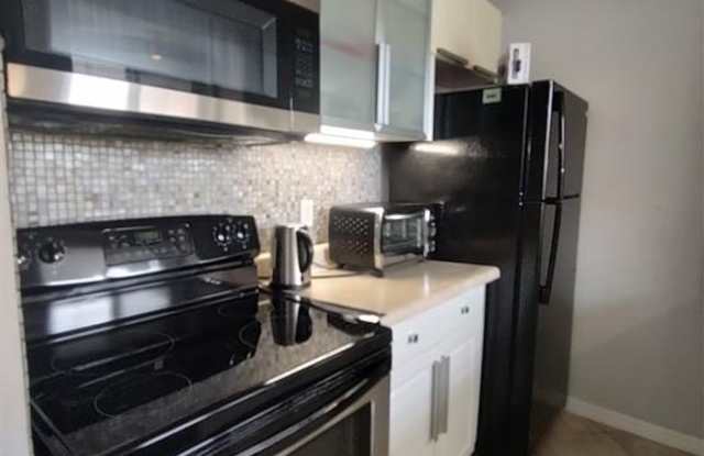 Photo of 3030 NE 5th Ter