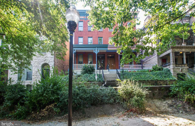2008 MOUNT ROYAL TERRACE