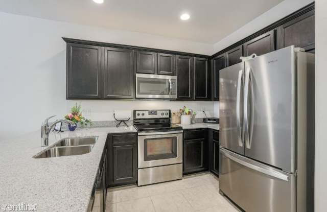 125 N Sunvalley Blvd