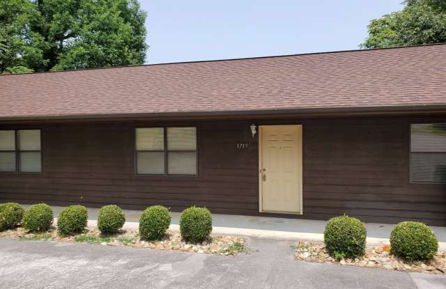 Maryville 2BR/ 1BA One-level Condo