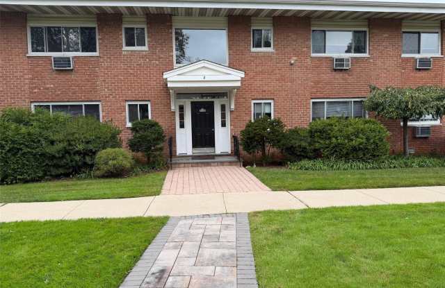 Photo of 8 Wildwood gardens