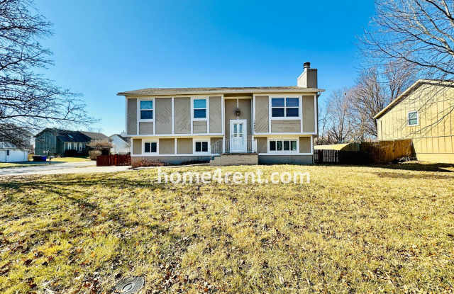 Beautiful, Split-Level Olathe Home w/ Stainless Steel Appliances and a Finished Basement!