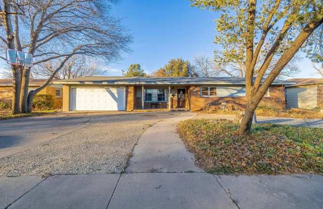 Beautiful Remodeled and Upgraded 3/2/2 Home with Washer and Dryer in Great Location!