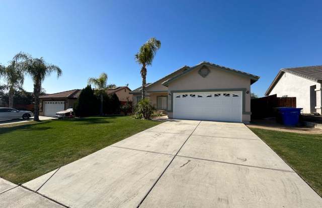 Photo of Cute 3 Bed/2 Bath SE Bakersfield Home