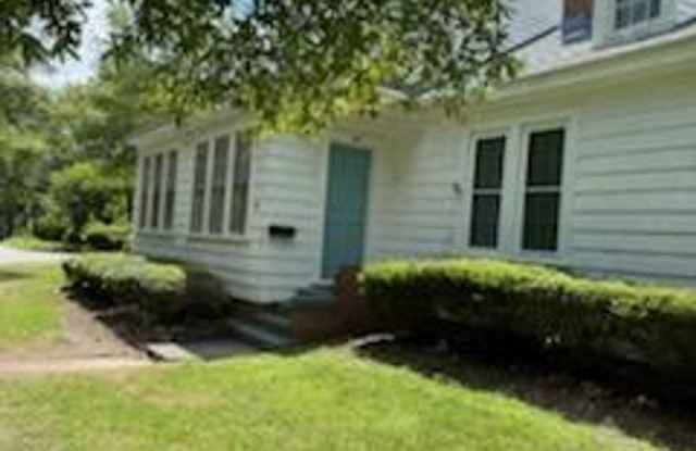 4 bedroom, 2 bath house for rent
