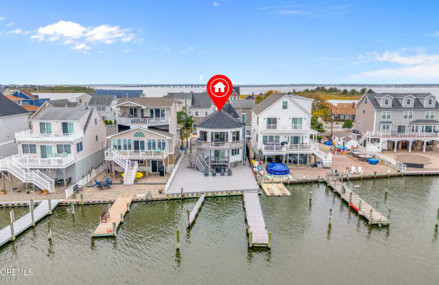 Photo of 28 Harborside Drive E