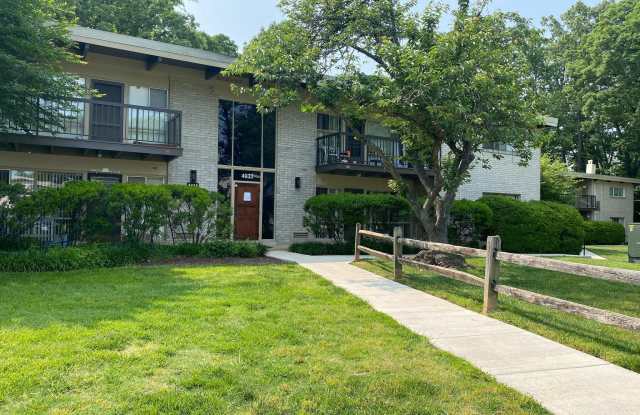 4933 AMERICANA DRIVE