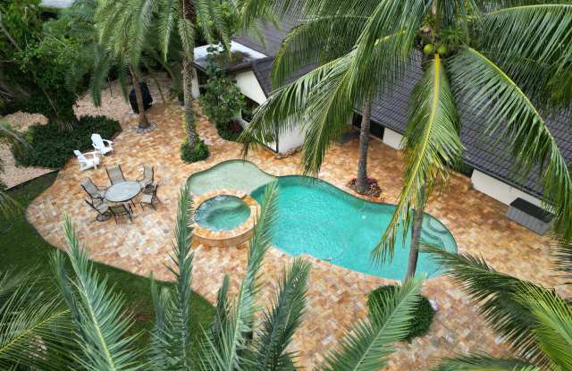 13400 North Calusa Club Drive