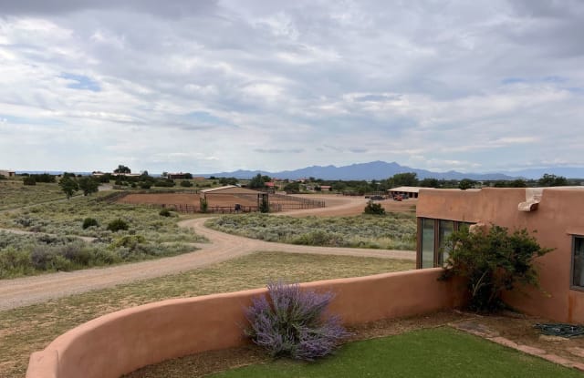 13 Bonanza Creek Road - Lease Only - 13 Bonanza Creek Road, Santa Fe County, NM 87508