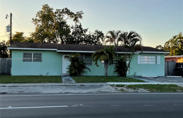 910 N 56th Ave - 910 N 56th Ave, Hollywood, FL 33021