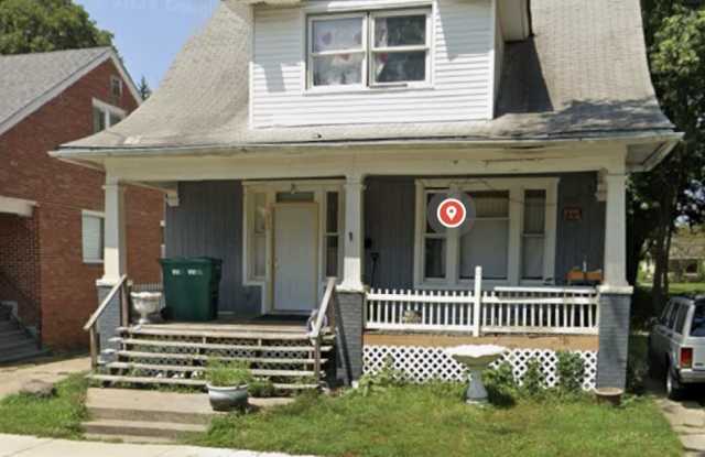 902 E Main Street
