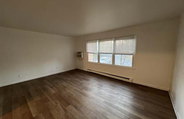 11-21 Ashdown Road unit: 15D