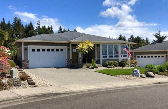 Amazing Bay View 3 bed/3 bath in Coos Bay