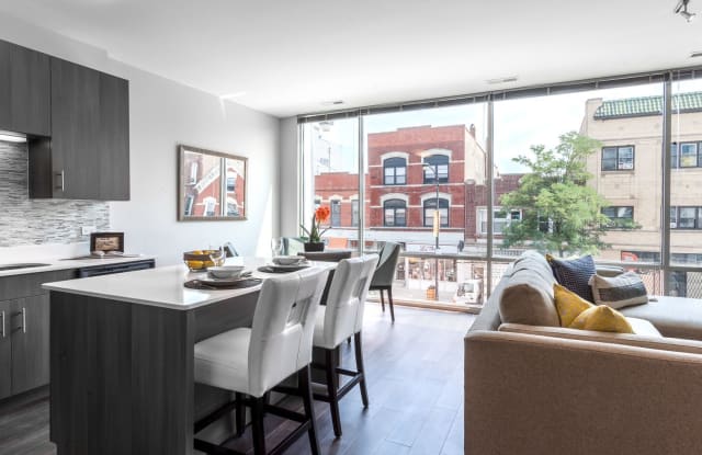 Photo of Luxe on Chicago