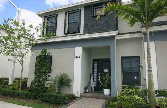 444 NE 1st Dr