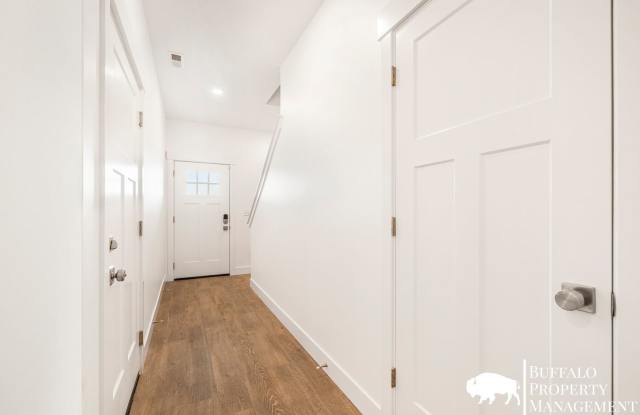 Beautiful brand new luxury 3 Bedroom 2.5 Bath townhouse!!