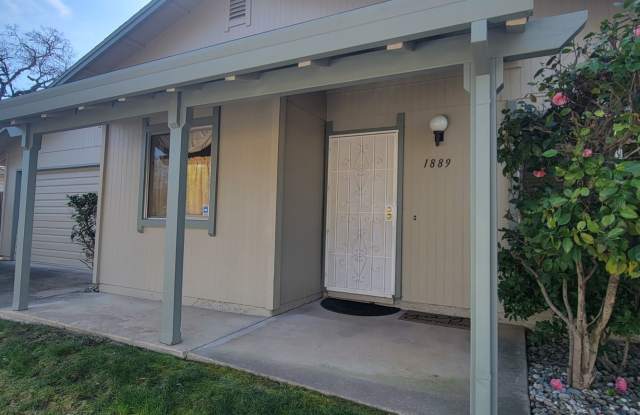 Low Maintenance Lifestyle Near Sacramento River Trail