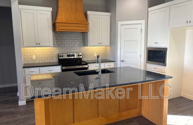 964 Apple Blossom Way