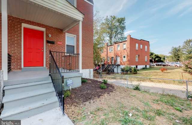 2927 EDGECOMBE CIRCLE SOUTH - 2927 Edgecombe Circle South, Baltimore, MD 21215