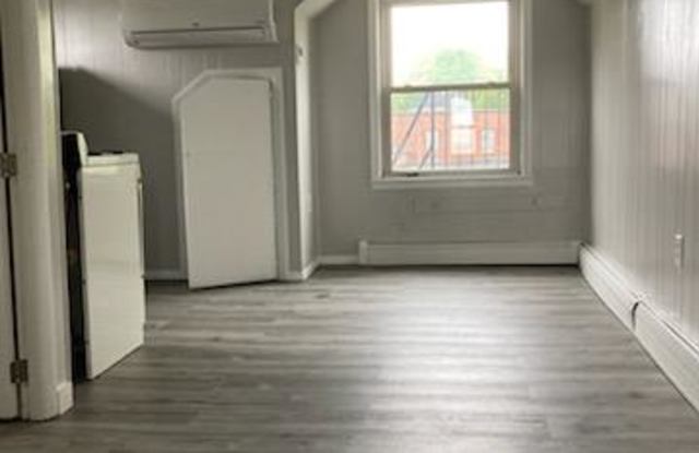 1026-1028 Pleasant St-Apt#3 West