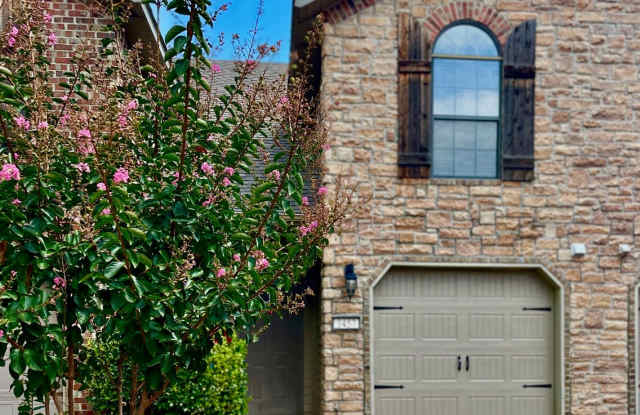 Quiet, Well-Maintained 2Bed/2.5Bath Home – Prime Fayetteville Location!