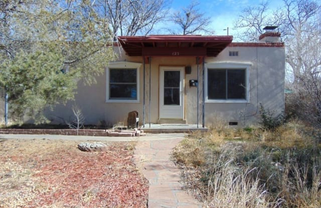 123 Sombrio Drive - 123 Sombrio Drive, Santa Fe, NM 87501