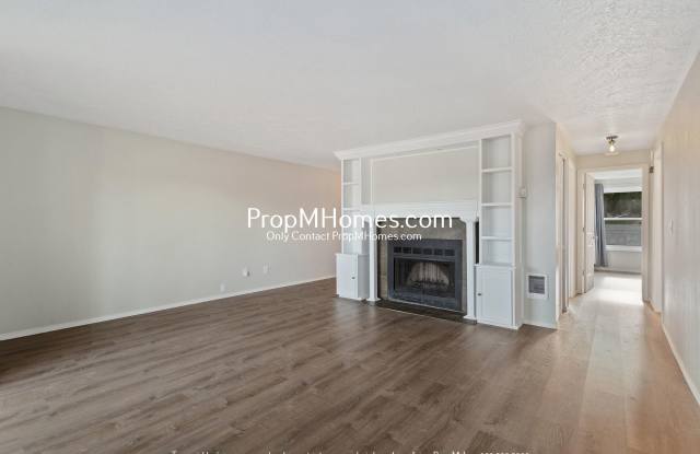 Beautiful Condo Living in the Heart of Tualatin! DEPOSIT SPECIAL