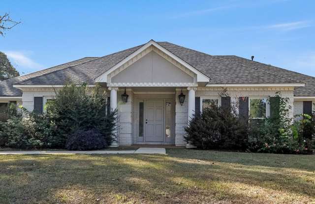 Photo of Beautiful 4 Bed 2.5 Bath Available Now!