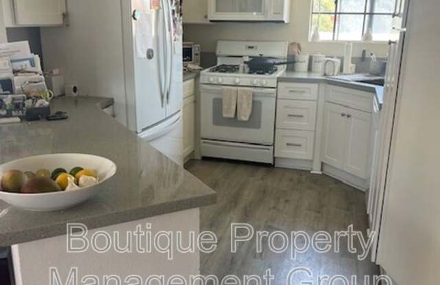 Photo of 1861 W Falmouth