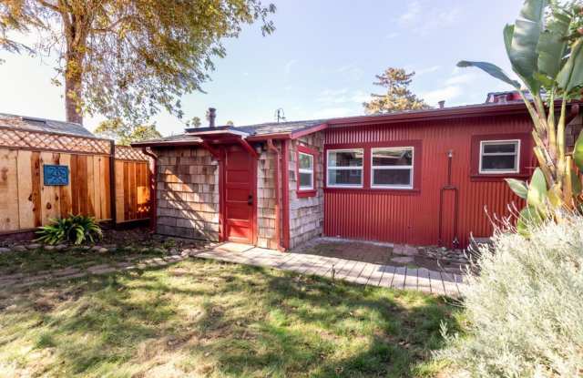 Charming fully remodeled classic bungalow in Seabright