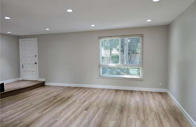 4068 Avenida Sevilla