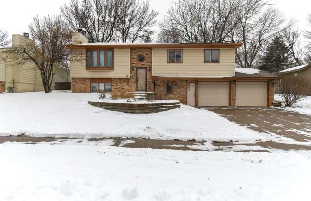 Photo of Kingswood Area Rental with Move In Special!