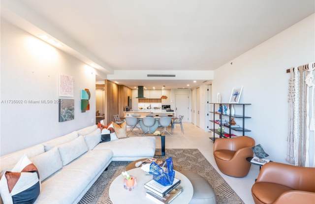 Photo of 251 Crandon Blvd