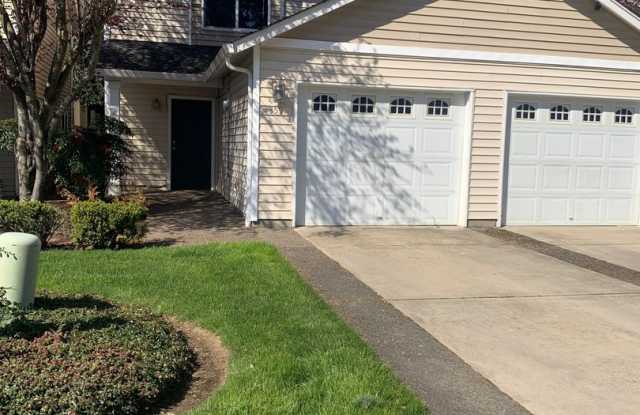Camas Townhome with Beautiful Grey Laminate Flooring and Attached Garage