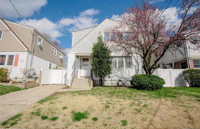 193 Nassau Boulevard