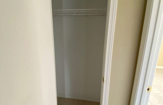 Conveniently Located 3Bed/2Ba Duplex Near Schools, Shopping  Tyndall AFB!