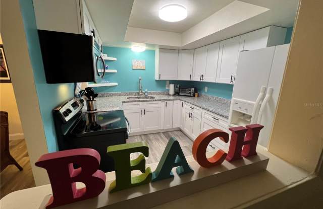 1406 N SATURN AVENUE