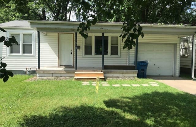 1513 E McGee St - 1513 East Mcgee Street, Springfield, MO 65804