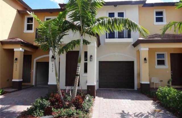 6996 Long Pine Circle