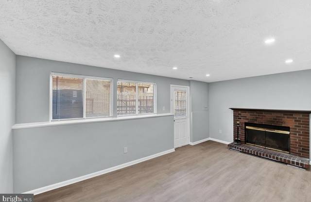 6317 BETSY ROSS COURT