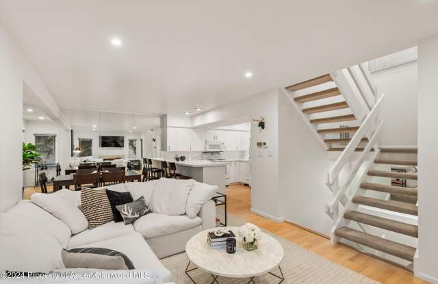 Photo of 814 W Bleeker Street unit: D1