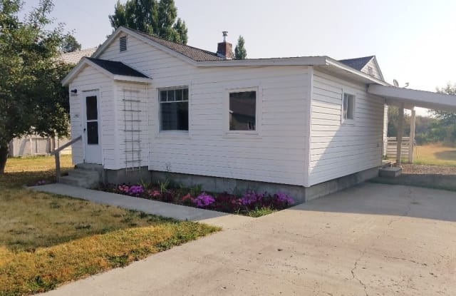 1505 5th Ave. W - 1505 5th Avenue West, Kalispell, MT 59901