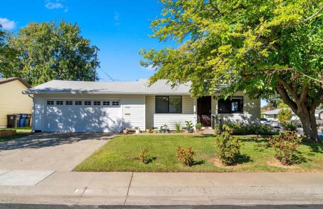 This spacious home in Rancho Cordova is ready for immediate move in! photos photos