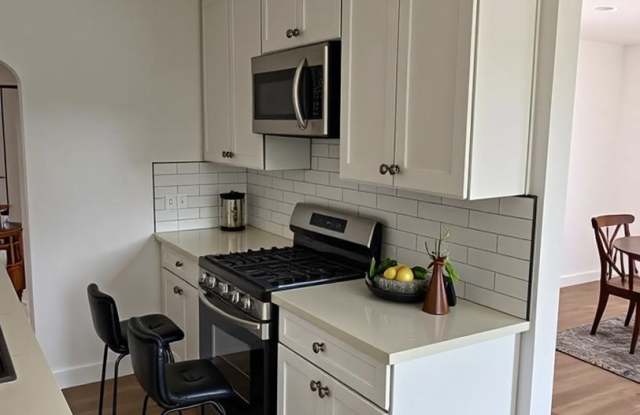 Newly renovated One Bedroom One Bathroom Apartment