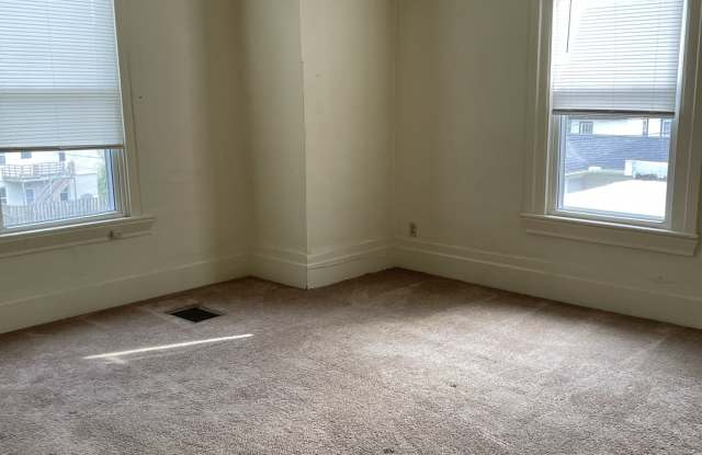 312 West Louis Glick Highway - Upper Unit