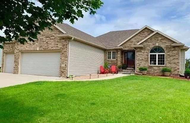 Photo of Spacious Fully Furnished Home Near Mayo Clinic